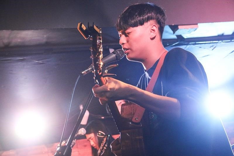 主唱立長表示，這樣的里程碑也成為支持老王繼續走下去的一大動力。得獎後的巡迴演出對團員們而言，是一段極大的差距，更代表了老王從學生樂團蛻變為職業樂團的歷程。圖片提供_老王樂隊／攝影_棨鈞